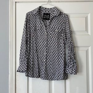 Cato black and white triangle pattern collared button front long sleeve blouse